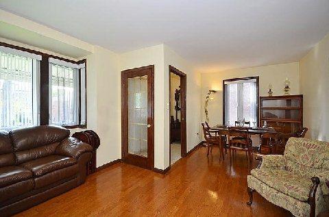 86 Glenside Ave, House detached with 1 bedrooms, 2 bathrooms and 2 parking in Toronto ON | Image 2