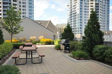 th 18 - 2 Rean Dr, Townhouse with 2 bedrooms, 3 bathrooms and 2 parking in Toronto ON | Image 2