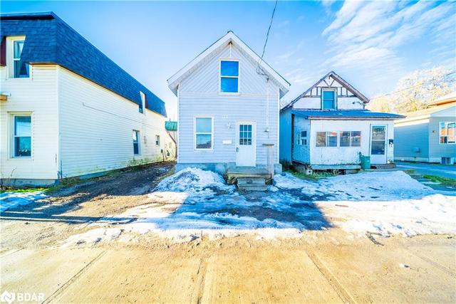 113 Andrew Street, House detached with 4 bedrooms, 2 bathrooms and 1 parking in Orillia ON | Image 1