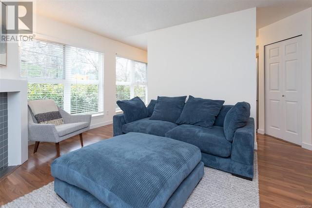 201 - 1201 Hillside Ave, Condo with 2 bedrooms, 2 bathrooms and 1 parking in Victoria BC | Image 8