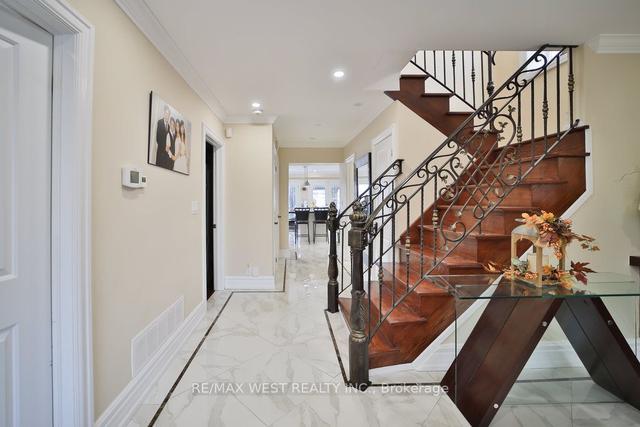 41 Kirknewton Rd, House detached with 5 bedrooms, 6 bathrooms and 5 parking in Toronto ON | Image 36