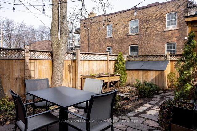 125 Hilton Ave, House detached with 5 bedrooms, 5 bathrooms and 1 parking in Toronto ON | Image 30