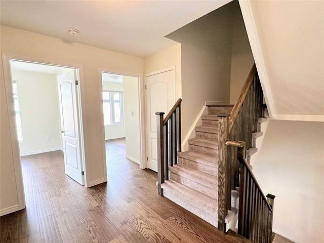 25 - 18 Applewood Lane, Townhouse with 3 bedrooms, 3 bathrooms and 1 parking in Toronto ON | Image 2