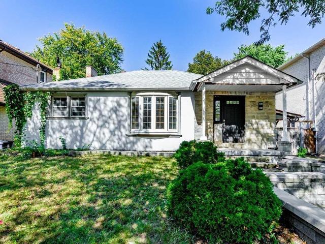 204 Alfred Ave, House detached with 3 bedrooms, 2 bathrooms and 5 parking in Toronto ON | Image 1