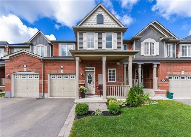 1048 Haxton Hts, House attached with 3 bedrooms, 3 bathrooms and 1 parking in Milton ON | Image 1