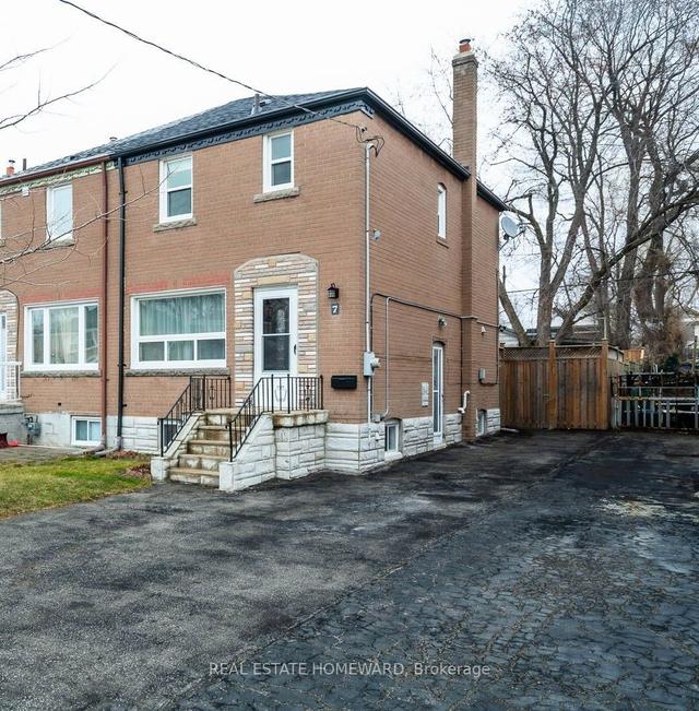 7 Rupert St, House semidetached with 3 bedrooms, 2 bathrooms and 3 parking in Toronto ON | Image 1