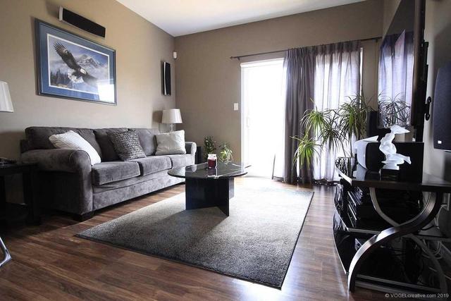 48 Manitoulin Tr, Townhouse with 2 bedrooms, 2 bathrooms and 1 parking in Hamilton ON | Image 8