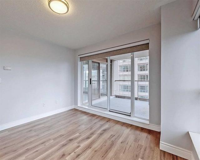 2309 - 909 Bay St, Condo with 3 bedrooms, 2 bathrooms and 1 parking in Toronto ON | Image 20