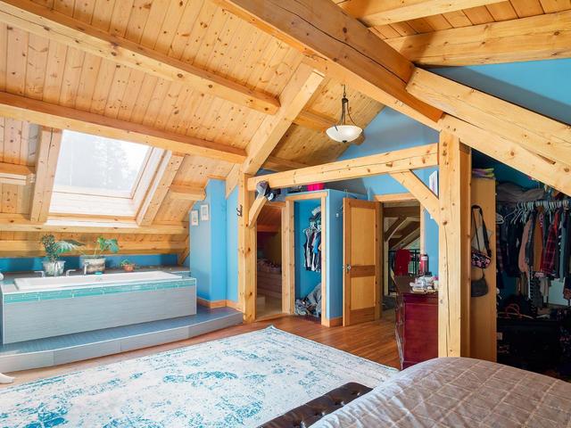2360 Trans Canada Highway N, House detached with 4 bedrooms, 2 bathrooms and null parking in Columbia Shuswap A BC | Image 20
