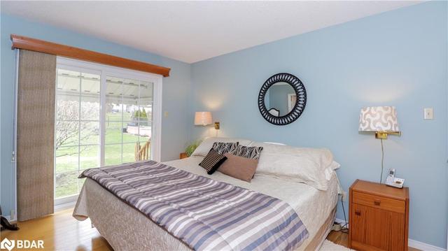 8 Tomlin Court, House detached with 3 bedrooms, 3 bathrooms and 6 parking in Barrie ON | Image 22