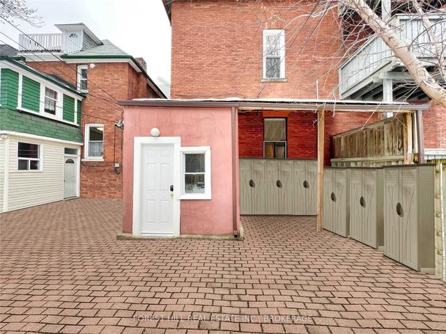 600 Huron St, House semidetached with 8 bedrooms, 3 bathrooms and 2 parking in Toronto ON | Image 5