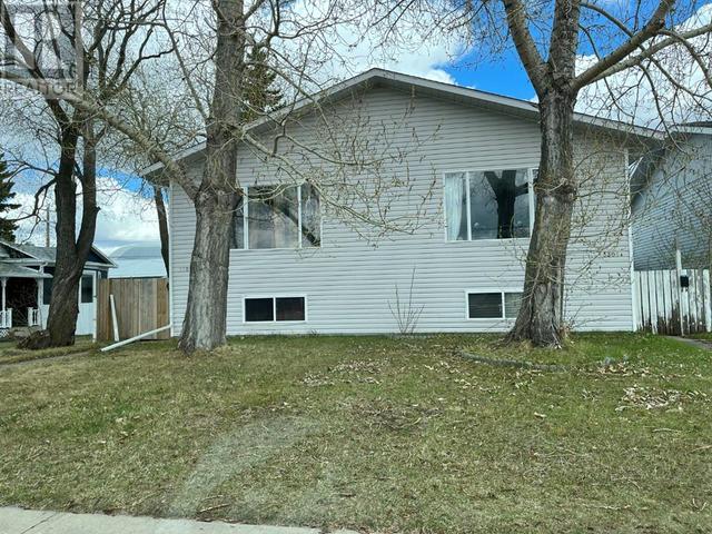 1305b Fleming Avenue, House semidetached with 3 bedrooms, 1 bathrooms and 2 parking in Penhold AB | Card Image