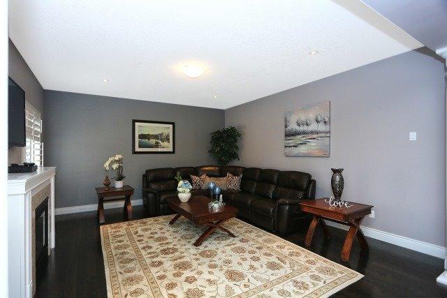 29 Corvinelli Dr, House detached with 5 bedrooms, 4 bathrooms and 4 parking in Whitby ON | Image 8