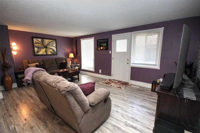 5 - 233 Innisfil St, Townhouse with 3 bedrooms, 2 bathrooms and 1 parking in Barrie ON | Image 14