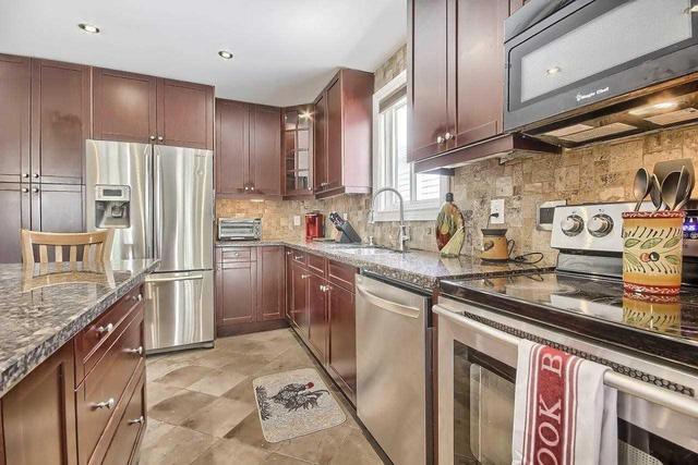 16 Longview Dr, House detached with 3 bedrooms, 2 bathrooms and 2 parking in Bradford West Gwillimbury ON | Image 2