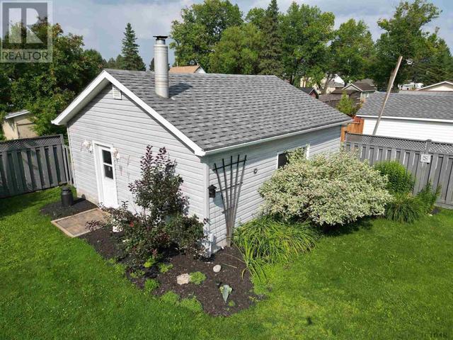 47 Seventh Ave, House detached with 4 bedrooms, 2 bathrooms and null parking in Englehart ON | Image 3