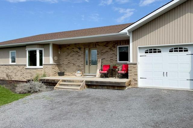 2516 County Road 9, House detached with 3 bedrooms, 3 bathrooms and 10 parking in Greater Napanee ON | Image 44