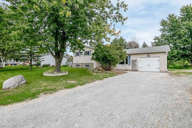 2651 Lawrence Ave, House detached with 3 bedrooms, 2 bathrooms and 6 parking in Innisfil ON | Image 12
