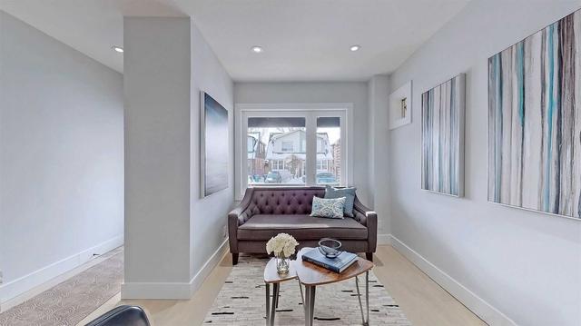 172 Queensdale Ave, House semidetached with 3 bedrooms, 2 bathrooms and 0 parking in Toronto ON | Image 39