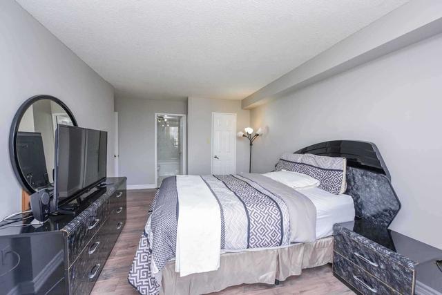 1109 - 5 Lisa St, Condo with 3 bedrooms, 2 bathrooms and 1 parking in Brampton ON | Image 17