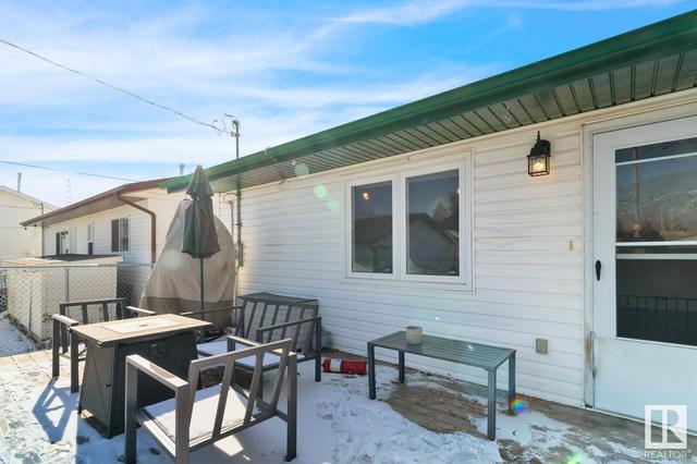 5228 54 Av, House detached with 3 bedrooms, 2 bathrooms and null parking in Mundare AB | Image 46