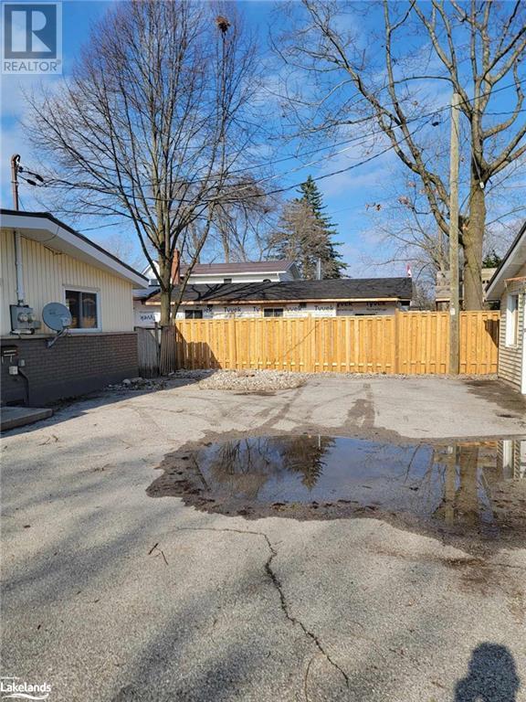 381 Mississaga Street W, House detached with 3 bedrooms, 2 bathrooms and 2 parking in Orillia ON | Image 7