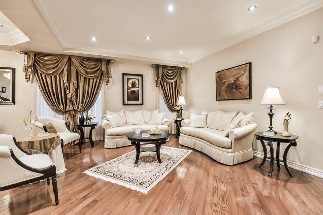 21 Elyssa Dr, House detached with 4 bedrooms, 5 bathrooms and 4 parking in Richmond Hill ON | Image 2