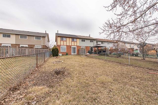 45 Kingswood Dr, House attached with 3 bedrooms, 2 bathrooms and 3 parking in Brampton ON | Image 31