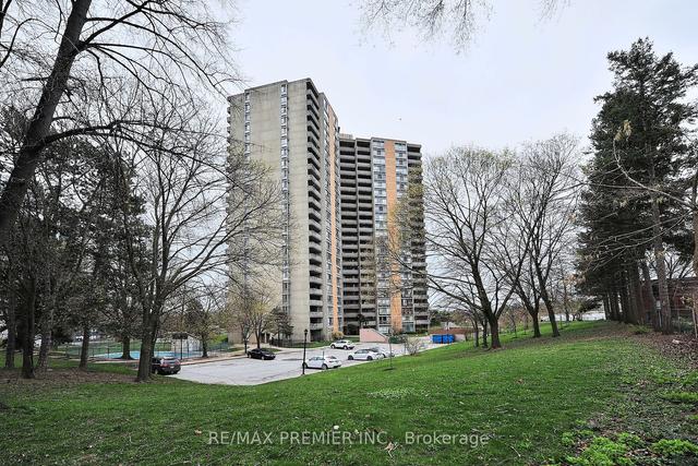1901 - 10 Martha Eaton Way, Condo with 2 bedrooms, 2 bathrooms and 2 parking in Toronto ON | Image 35