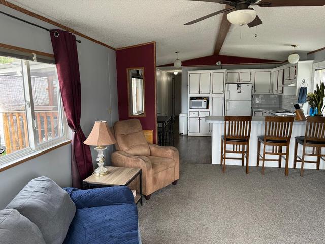 53 - 445 6 Avenue, Home with 3 bedrooms, 1 bathrooms and null parking in Creston BC | Image 10