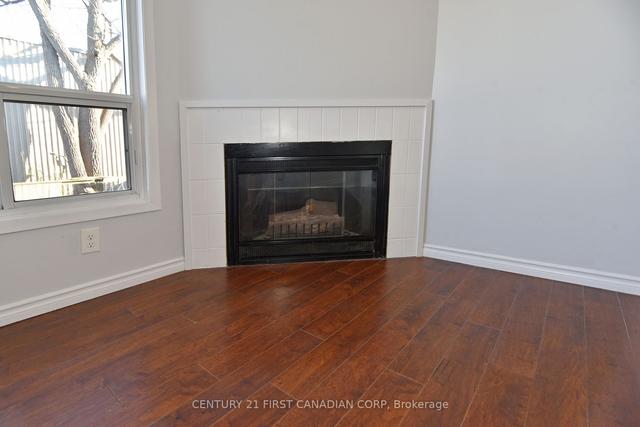 2 - 595 Third St, Townhouse with 3 bedrooms, 2 bathrooms and 1 parking in London ON | Image 3