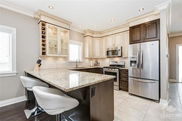 619 Meadowridge Circle, Home with 3 bedrooms, 3 bathrooms and 4 parking in Ottawa ON | Image 9