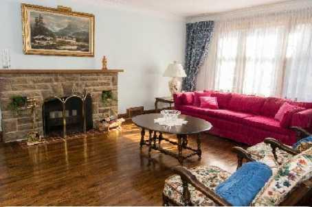 22 Cliveden Ave, House detached with 3 bedrooms, 2 bathrooms and 5 parking in Toronto ON | Image 2