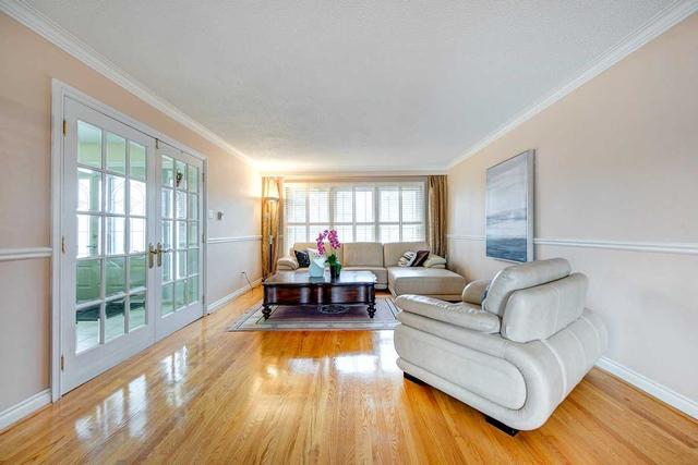16 Simeon Crt, House detached with 4 bedrooms, 4 bathrooms and 4 parking in Toronto ON | Image 23
