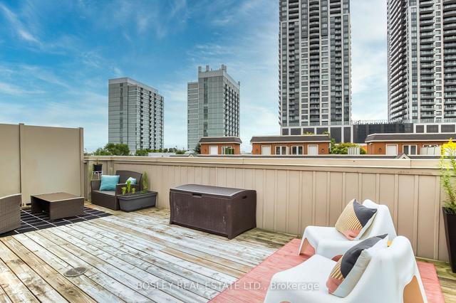 th58 - 93 The Queensway Ave, Townhouse with 3 bedrooms, 2 bathrooms and 1 parking in Toronto ON | Image 18