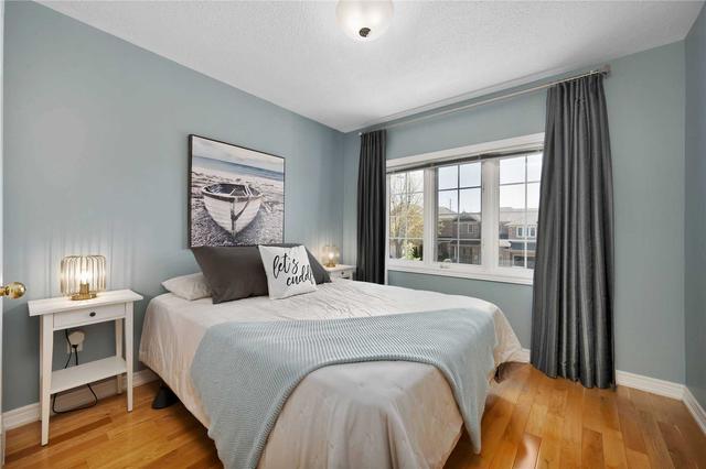 203 Downey Circ, House attached with 4 bedrooms, 4 bathrooms and 2 parking in Aurora ON | Image 4