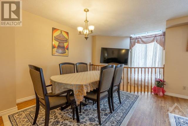 91 Burlington Crescent, Townhouse with 3 bedrooms, 4 bathrooms and 3 parking in Ottawa ON | Image 7