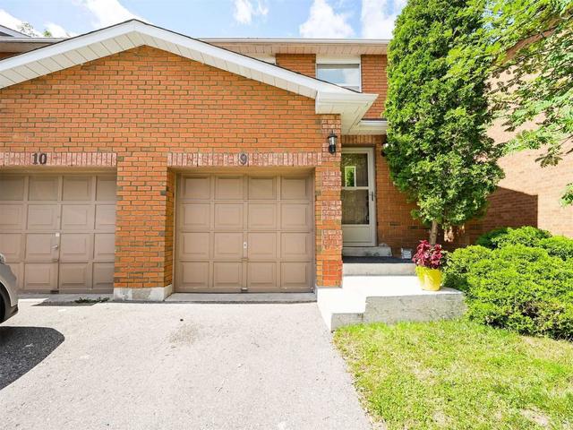 9 - 550 Steddick Crt E, Townhouse with 3 bedrooms, 2 bathrooms and 2 parking in Mississauga ON | Image 1