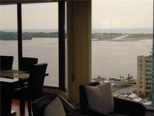 1904 - 65 Harbour Sq, Condo with 2 bedrooms, 2 bathrooms and 1 parking in Toronto ON | Image 10