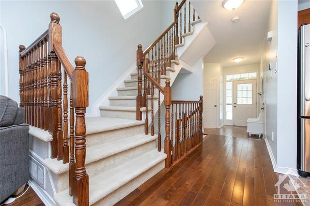 1116 Brasseur Crescent, Townhouse with 3 bedrooms, 3 bathrooms and 3 parking in Ottawa ON | Image 3
