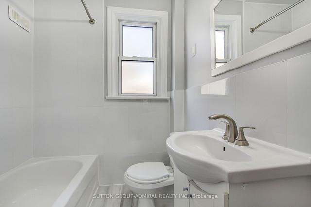 194 Cocksfield Ave, House detached with 3 bedrooms, 2 bathrooms and 8 parking in Toronto ON | Image 17