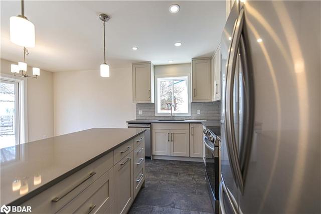 29b Rose Avenue, House semidetached with 3 bedrooms, 2 bathrooms and 3 parking in Orillia ON | Image 4