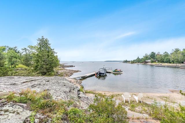 220 Kamenni Bay Rd, House detached with 5 bedrooms, 5 bathrooms and 20 parking in Georgian Bay ON | Image 24