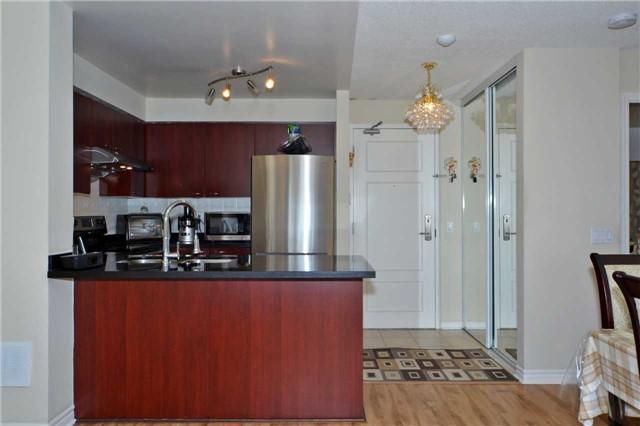 809 - 330 Red Maple Rd, Condo with 2 bedrooms, 2 bathrooms and 1 parking in Richmond Hill ON | Image 3