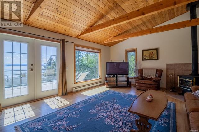 3731 Privateers Rd, House detached with 4 bedrooms, 2 bathrooms and 5 parking in Southern Gulf Islands BC | Image 13