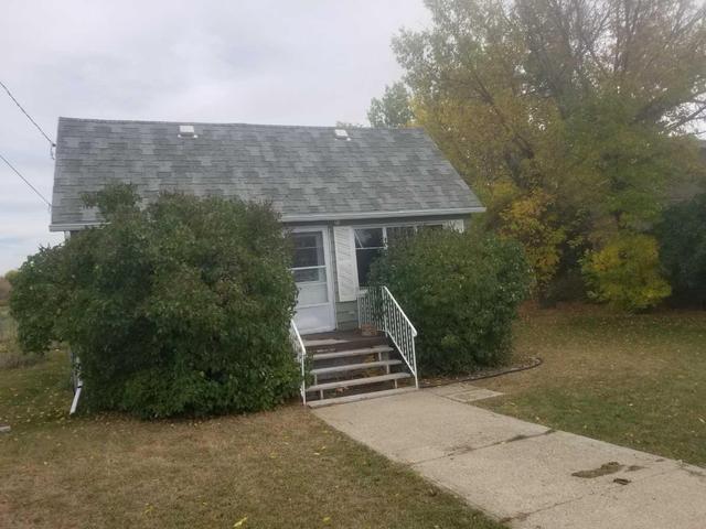 453 Broadway Street N, House detached with 2 bedrooms, 1 bathrooms and 2 parking in Raymond AB | Image 2