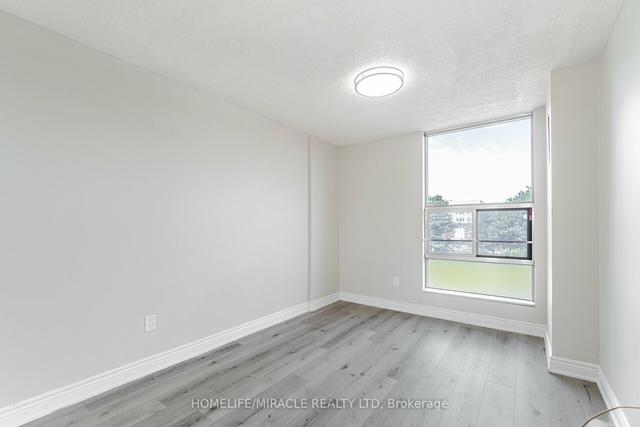 410 - 25 Kensington Rd, Condo with 2 bedrooms, 1 bathrooms and 1 parking in Brampton ON | Image 15