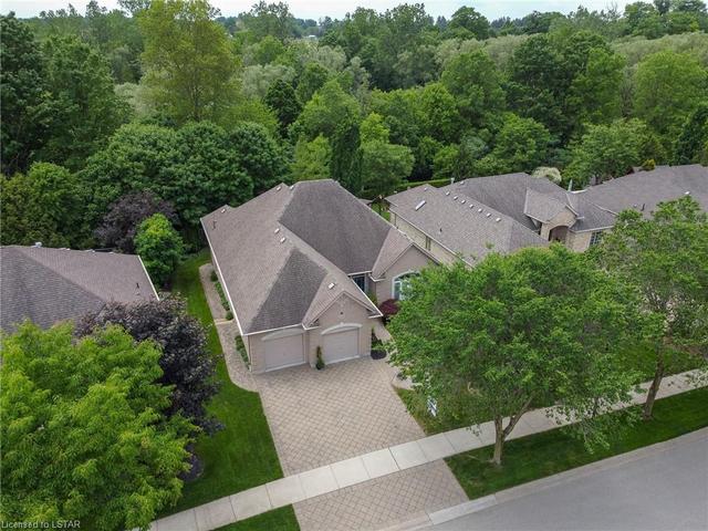 4236 Masterson Circle, House detached with 4 bedrooms, 3 bathrooms and 6 parking in London ON | Image 4