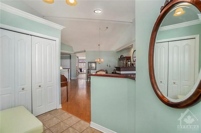 62 Sable Run Drive, Townhouse with 3 bedrooms, 3 bathrooms and 6 parking in Ottawa ON | Image 3