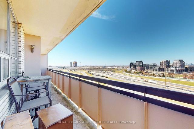 1206 - 130 Neptune Dr, Condo with 2 bedrooms, 2 bathrooms and 1 parking in Toronto ON | Image 27